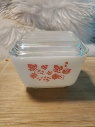 Rare Vintage MINT Pyrex Pink Gooseberry Refrigerator Dish  501  w/Lid