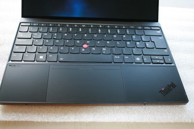 Thinkpad Z13 ( R7-6850U / 1TB / 16GB / FHD+ ) W11 Office LENOVO Händler