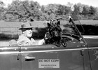 *5X7* PHOTO - FRANKLIN D. ROOSEVELT IN CONVERTIBLE w/ FIRST DOG "FALA" (ZZ-186)