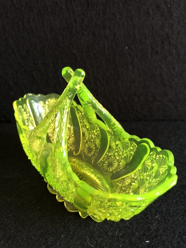 Rare Victorian Davidson Day Glow Uranium "Lady Chippendale" Pattern Posy Basket - Picture 3 of 12