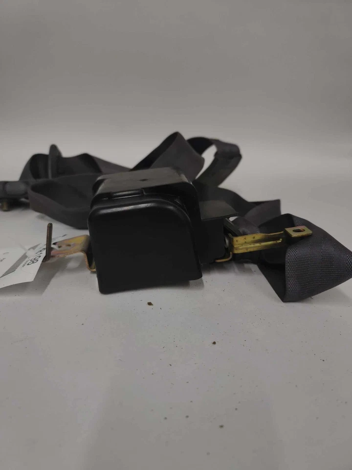 Chrysler Sebring 1997 cinturón de seguridad delantero derecho con retractor Foto 2 de 4