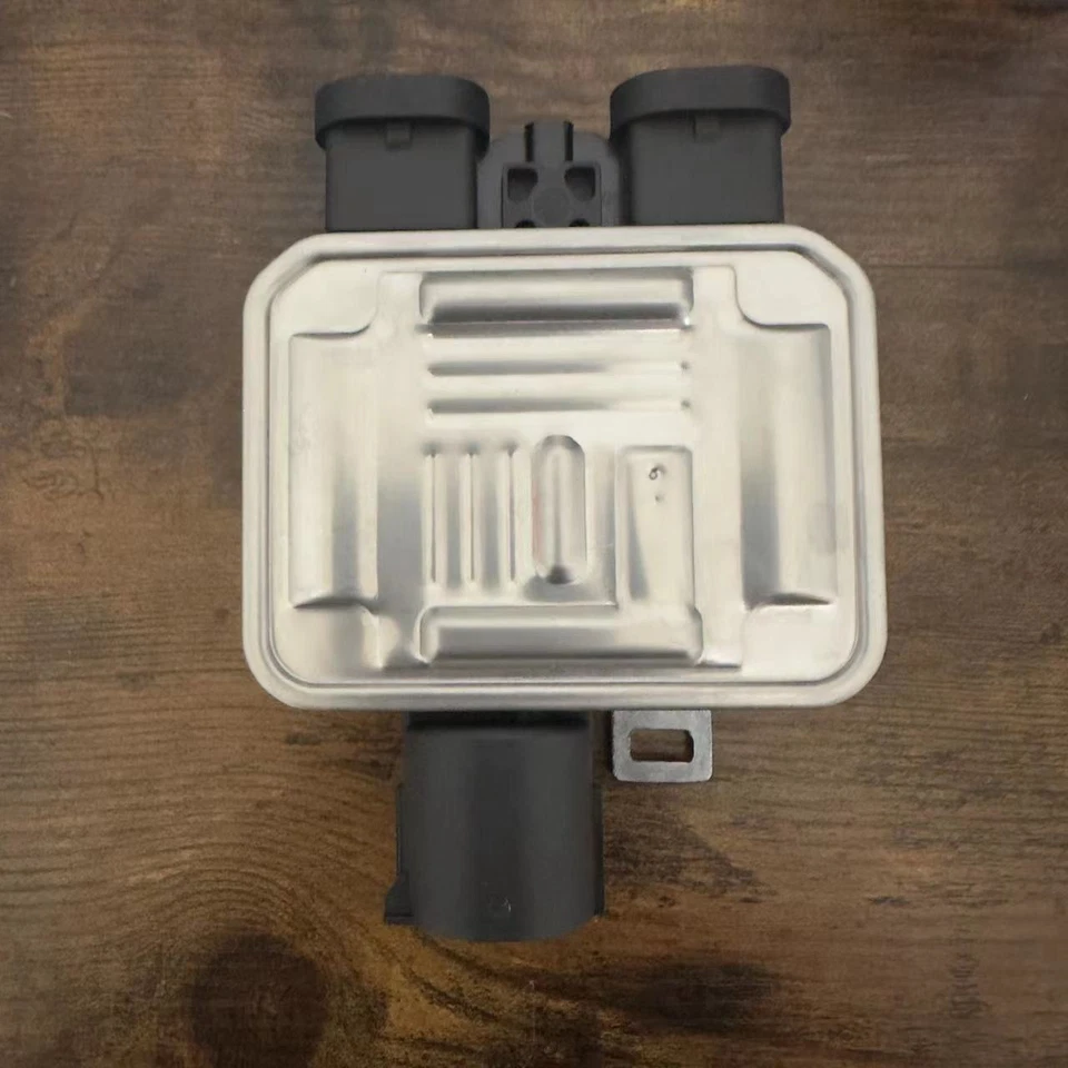 Módulo de control del ventilador de refrigeración OEM 940009402 para Land Rover Range Rover Evoque EE. UU. Foto 4 de 4