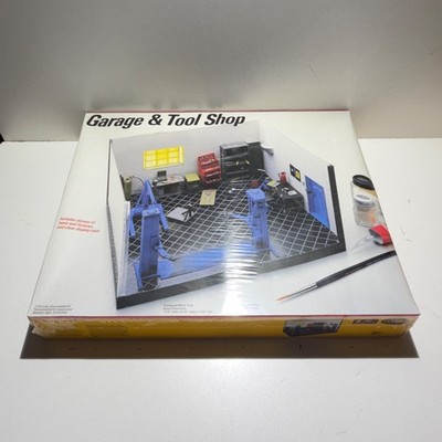 Fujimi Testors #430 1:24 Scale Garage & Tool Shop Plastic Kit Sealed
