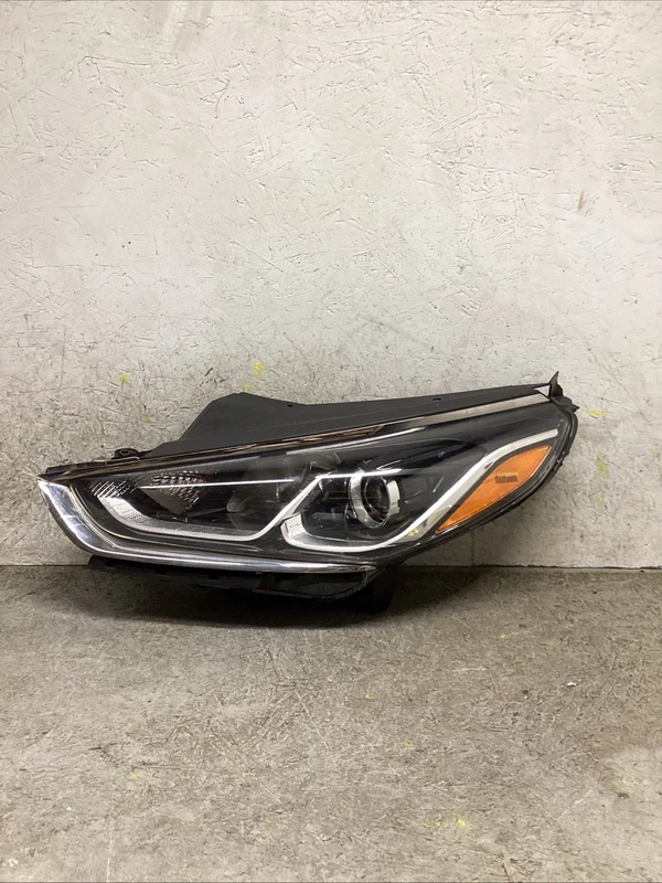 2018-2019 HYUNDAI SONATA LEFT LH DRIVER SIDE HEADLIGHT OEM HALOGEN 92101C2500