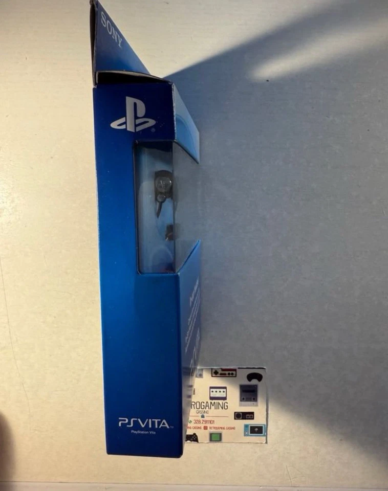 Sony PS Vita - Auricolari Nuove PlayStation Vita Sigillata Stock Magazzino - Immagine 3 di 4