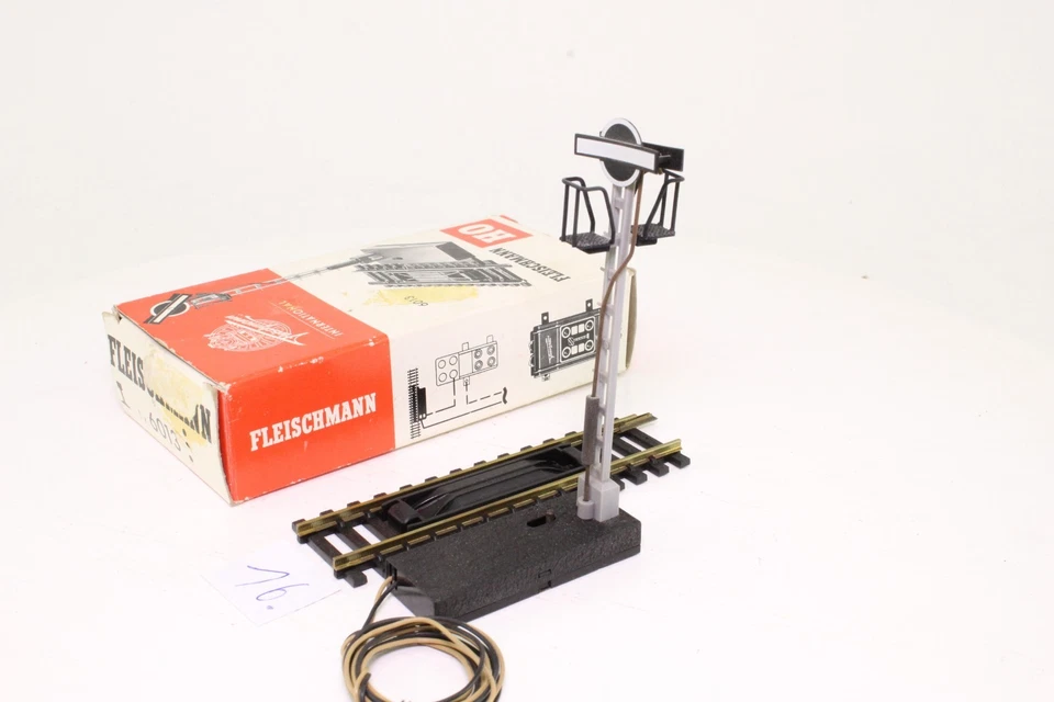 Fleischmann 6013 H0 Electric Uncoupling Track with Signal in Original Packaging - Image 3 of 4