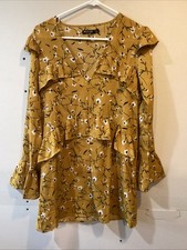 NWOT women’s size 2 yellow dress nasty girl brand