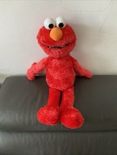 Hasbro Tickle Me Elmo Sesame Street Laughs Talks Giggles 19