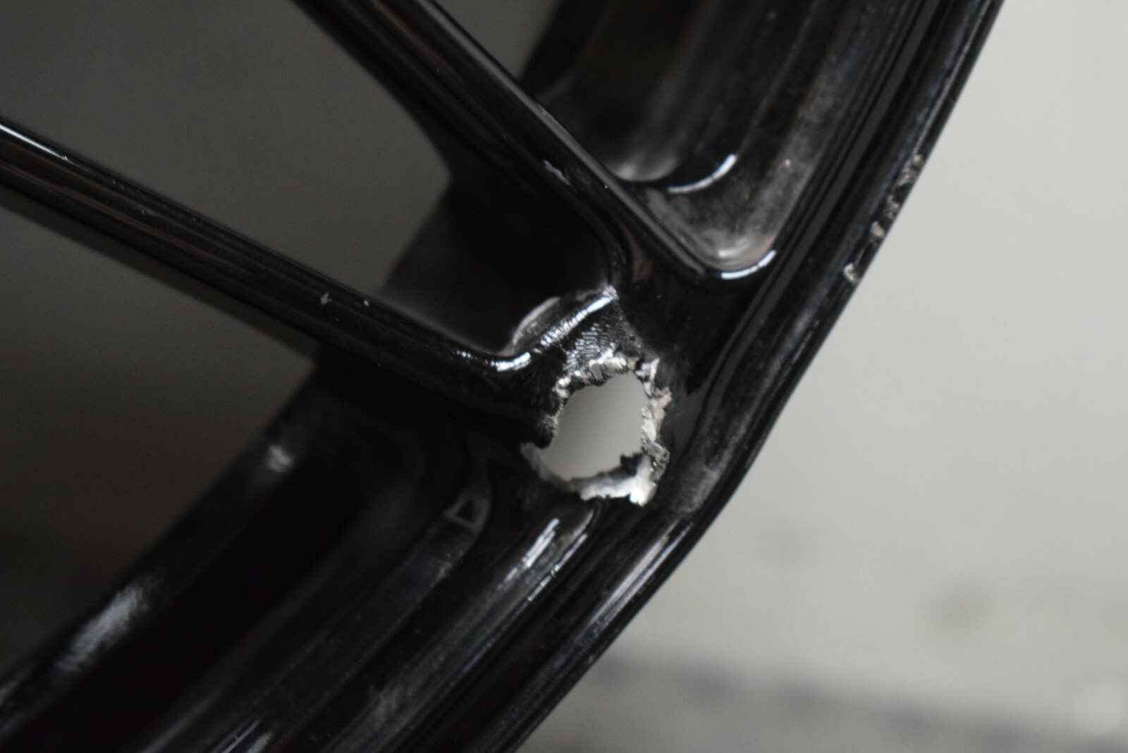 LAMBORGHINI AVENTADOR WHEEL RIM 13X21 FACTORY OEM