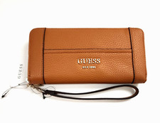 NEW GUESS BROWN PEBBLED LEATHERETTE BLACK TRIM,GOLD ZIP,WRISTLET WALLET