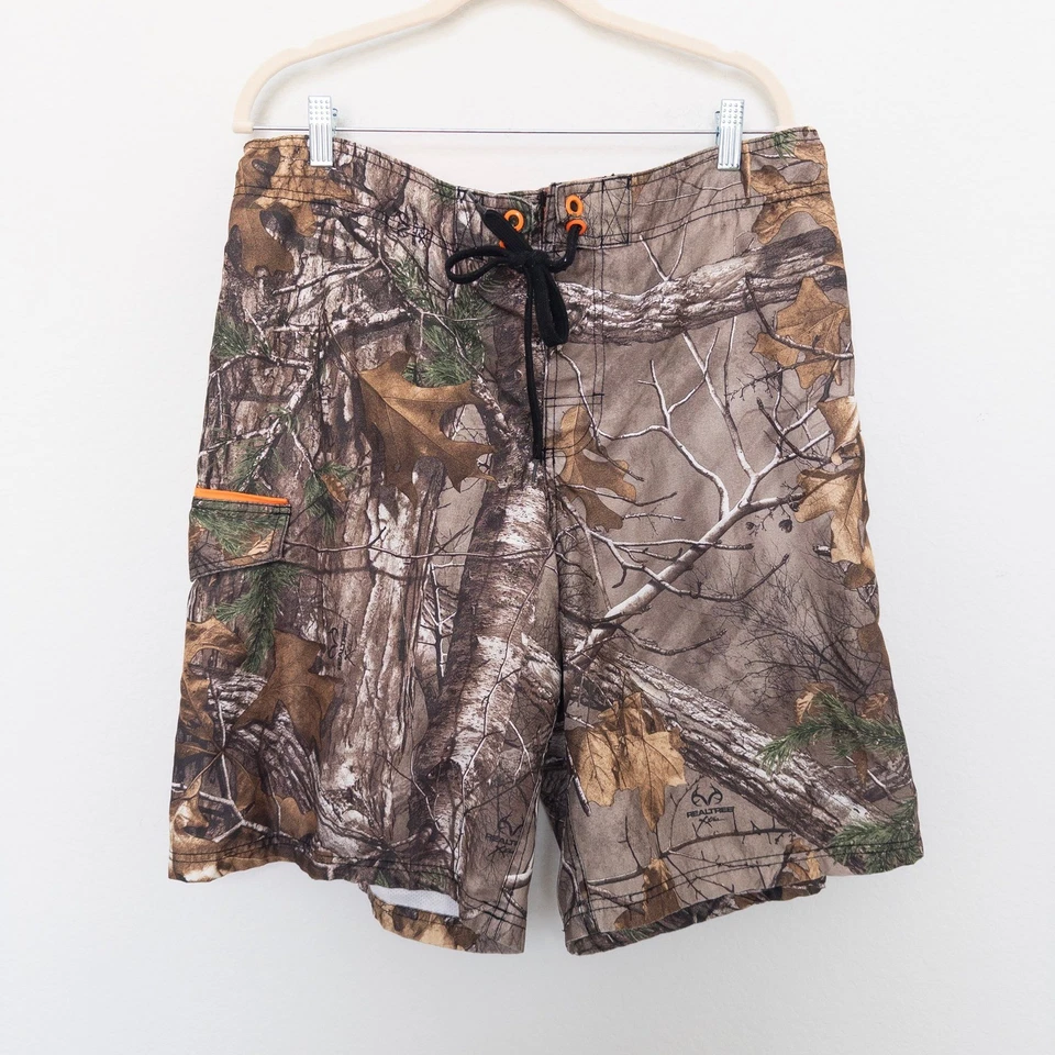 Shorts masculino Realtree tamanho G marrom camuflado forrado com cordão natação caça ao ar livre - Imagem 2 de 4