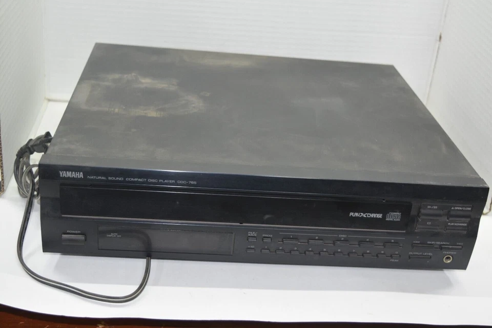 Yamaha CDC-765 Natural Sound Compact Disc Player 11662 - Image 2 of 4