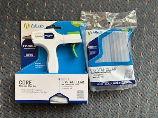 AdTech Core Mini Size Glue Gun and 30 Glue Sticks