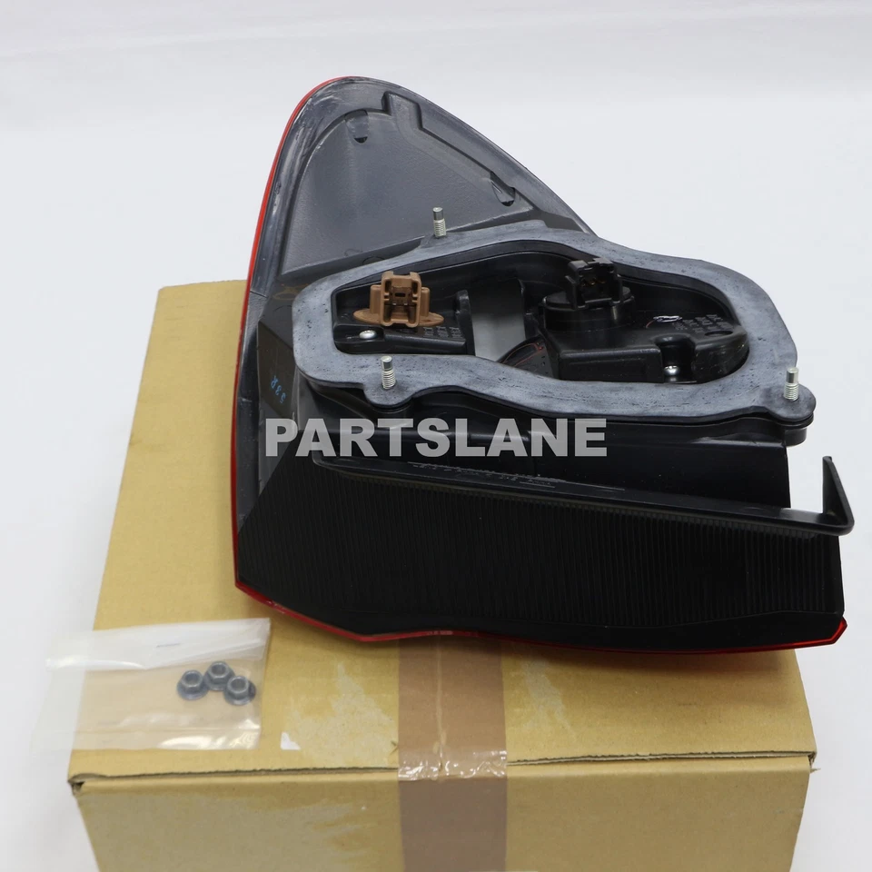 Nissan Maxima Infiniti I30 I35 OEM Rear Left LH Combination Lamp 26555-2Y090 - Image 3 of 4