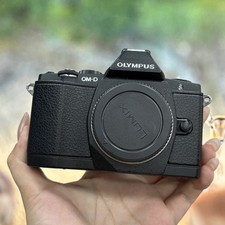 Olympus OM-D E-M5 16MP Mirrorless Digital Camera Body Touchscreen Black 90 New