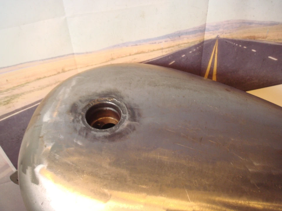 Harley XL Gas Tank 4.5 Gallon Sportster Fuel Replacement EFI V-Twin 38-0877 Y5 - Image 4 of 4