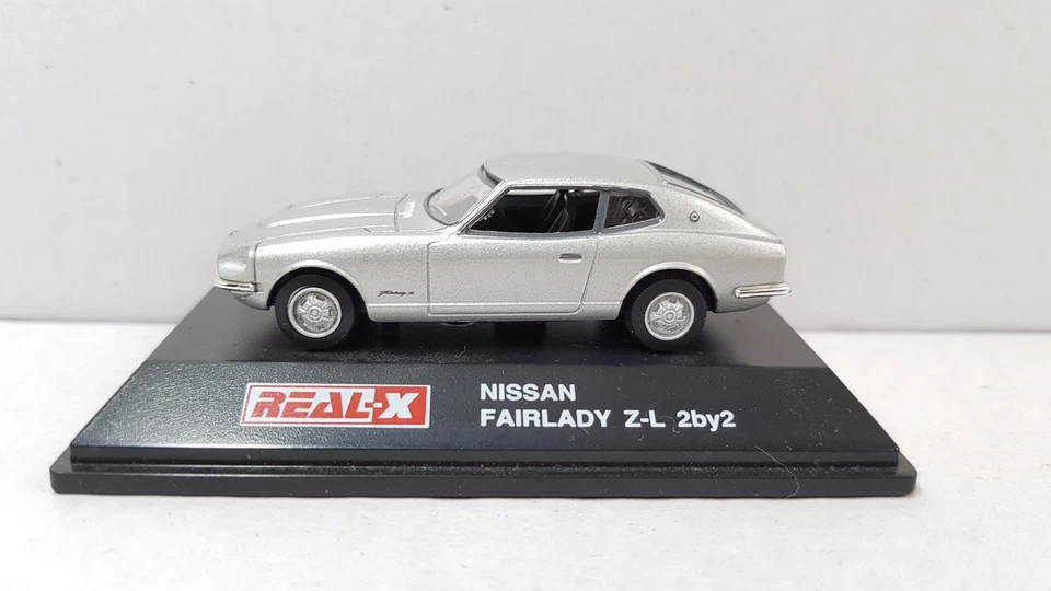 1/72 Real-X NISSAN FAIRLADY Z Z-L 2by2 SILVER diecast car model - Image 2 of 2