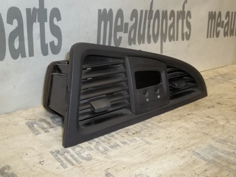 Nissan Pathfinder Infiniti QX4 2001-2004 tablero central aire acondicionado ventilación con reloj fabricante de equipos originales Foto 2 de 4