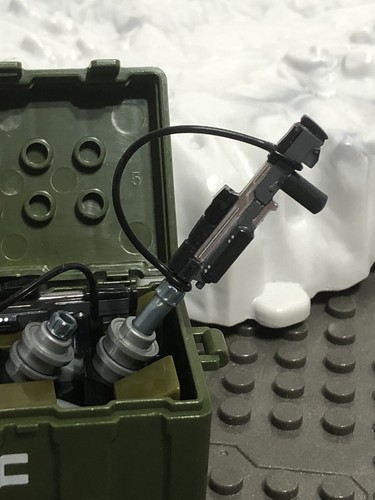 Halo ONI 2x MA5C AR In UNSC Printed Utility Case Build Mega Construx Compatible - Picture 7 of 9