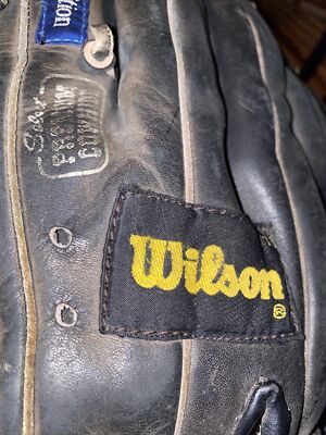 Wilson Baseball Glove Model A2101 Black Leather Signature Model