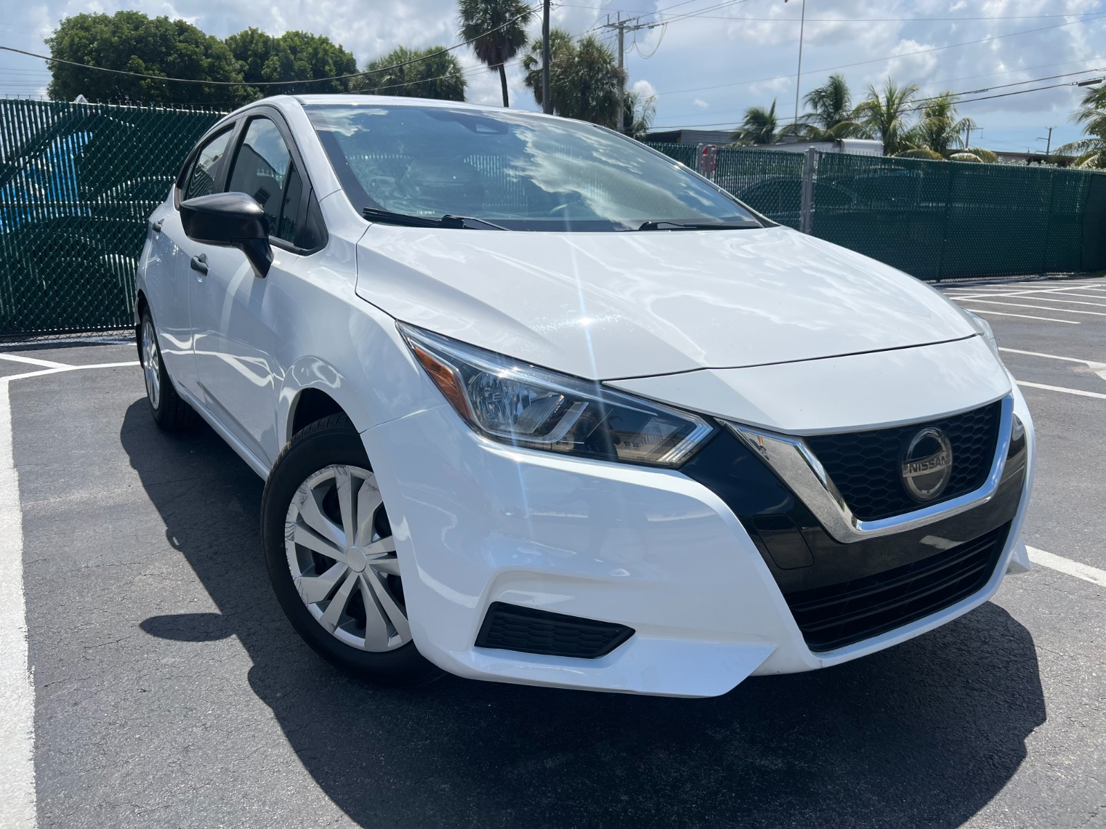 Nissan Versa - Image 9