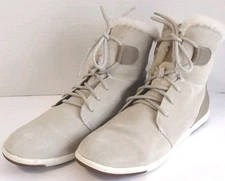 Women's EMU Australia Ivory Suede Fur Lined Lace Up Boots Size 9 (Fit Like 8.5)