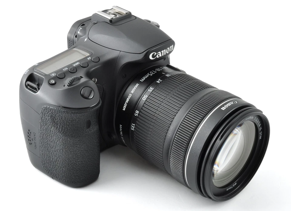 Canon EOS 60D + EF-S 18-135mm IS Zoom Lens Kit [Near MINT] 18.0MP DSLR Camera - Image 4 of 4