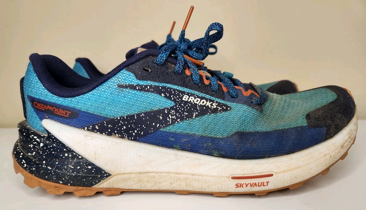 SAOLA Brooks Catamount 2 Peacoat Atomic Blue Scarpe da trekking trail running da uomo taglia 10 5