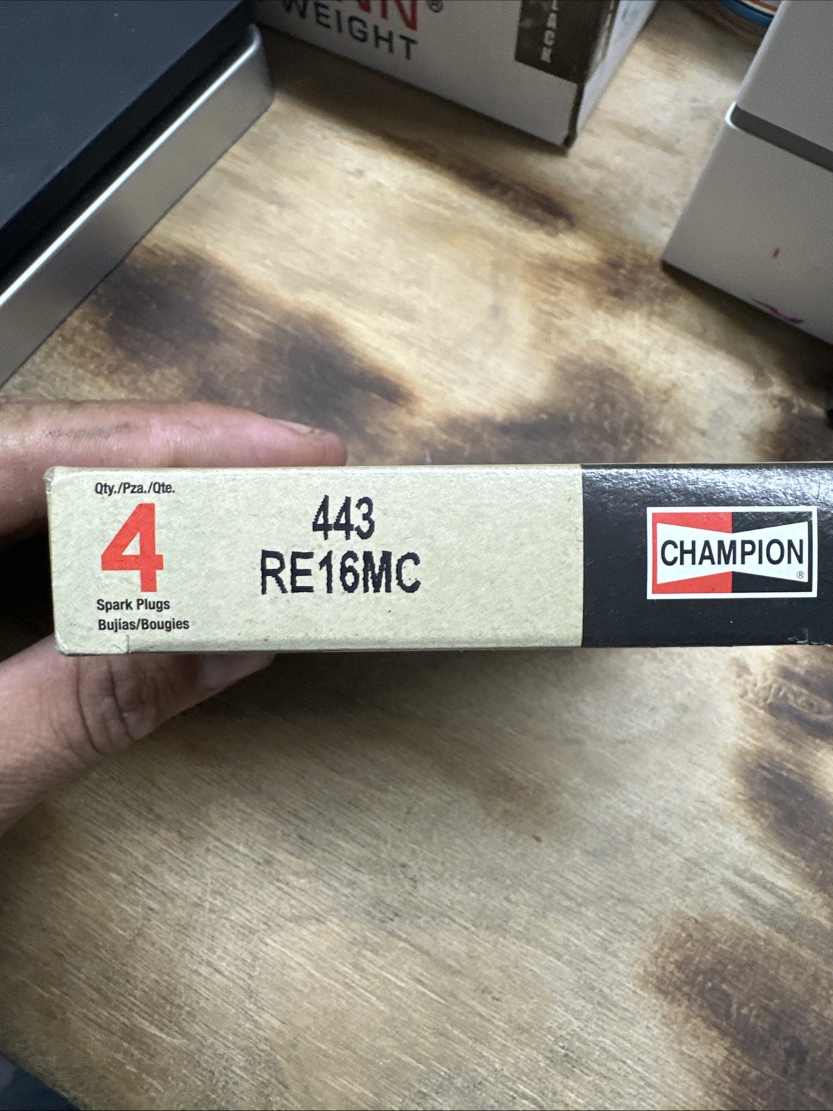 New Genuine Champion Copper Spark Plug 443 RE16MC Box of 4 Bujías 
