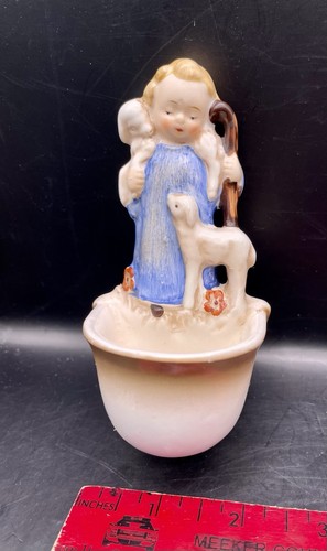 Fuente de agua bendita de cerámica vintage - Pastor niño con oveja pintada a mano - Imagen 2 de 8