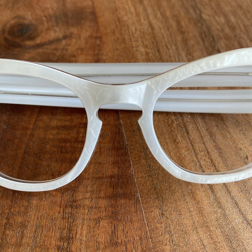 MCM Vintage Años 60 Blanco Perlado Marco Ojo de Gato Nuevo de Lote Antiguo Anteojos Sin Usar De Colección Foto 4 de 4