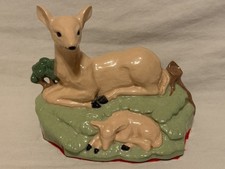Beautiful Vintage MCM Ceramic Lying/Resting Mother Deer And Fawn 9"