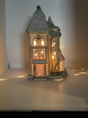 Lemax Light up House