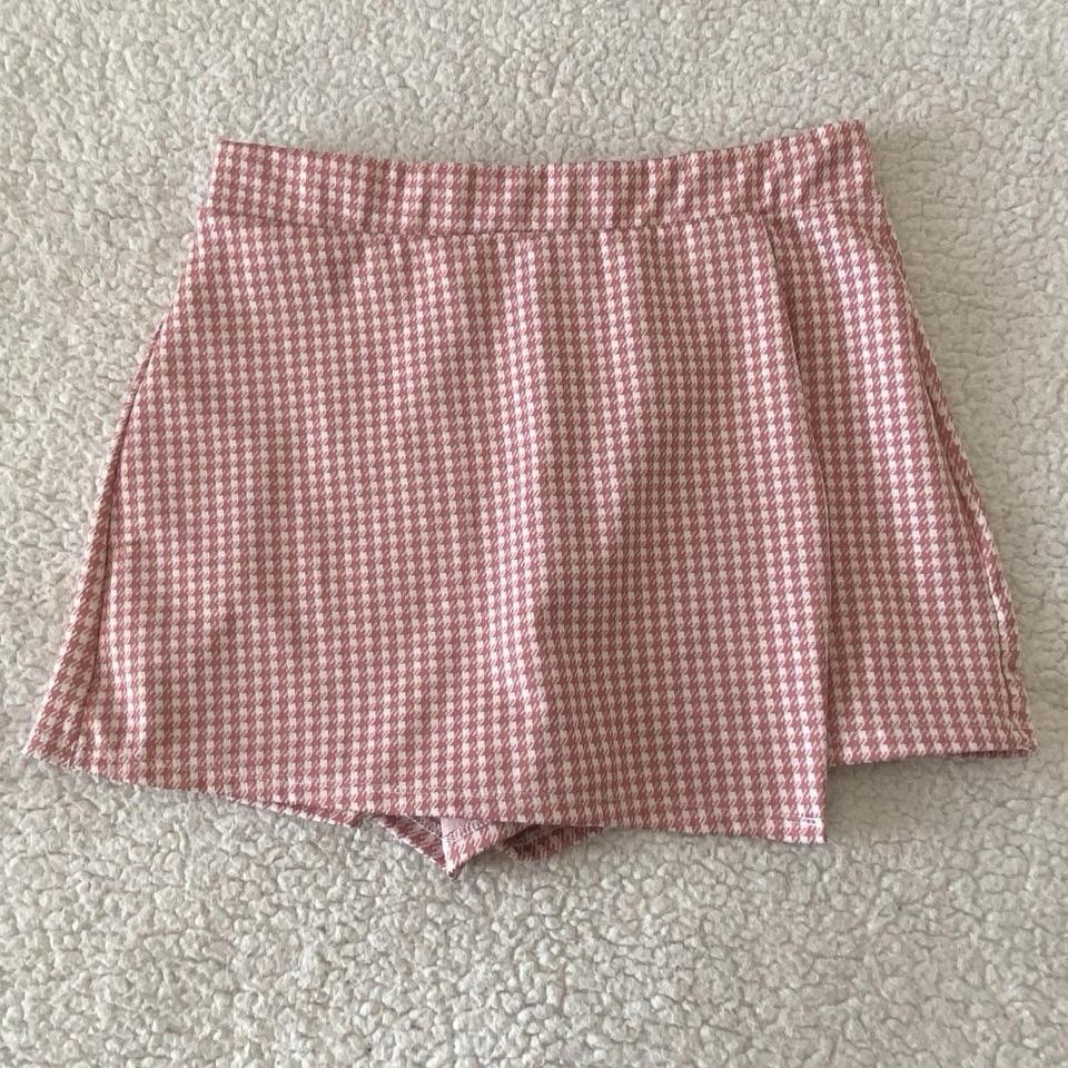 Iris pink and white houndstooth pattern skort! Pr… - image 1