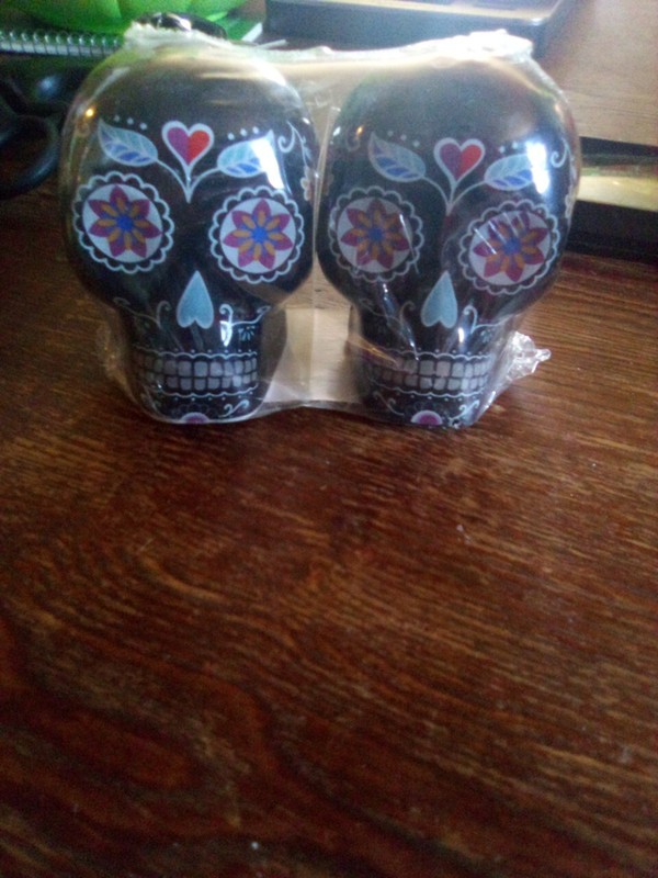 Nip Set Of Skull Salt And Pepper Shakers  Midwood Brand