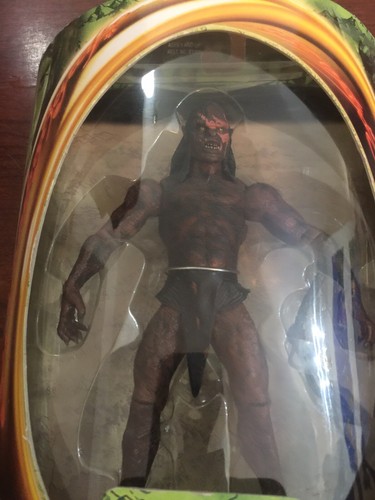 Figura de acción ToyBiz El Señor de los Anillos LOTR Fellowship NEWBORN LURTZ #81000 Nueva en paquete - Imagen 2 de 4