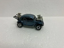 Vintage Topper Johnny Lightning Bug Bomb metallic Blue (sharp color)