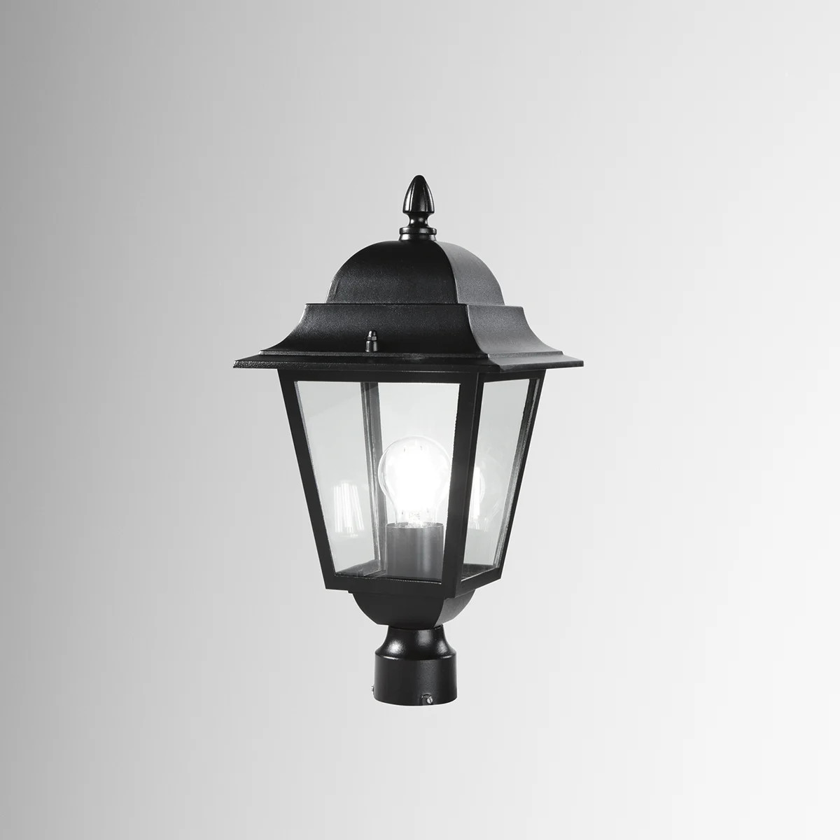 Tête de lampadaire Roma en verre pour créer une ambiance de terrasse chaleureuse