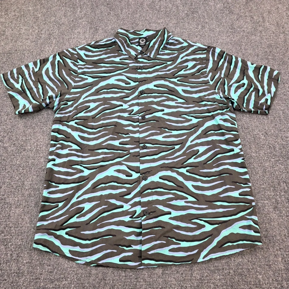 Camisa Neff Abotonada Mediana M Camuflada Estampado Onda Manga Corta Informal Para Hombre Foto 2 de 4