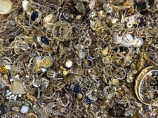 5  1/2 Lb Vintage Gold Tone Costume Jewelry Lot Wearable Harvest Repair 05