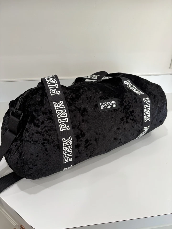 Bolso de Lona Victoria’s Secret Rosa Negro Con Logo Blanco Terciopelo Aplastado Foto 3 de 4