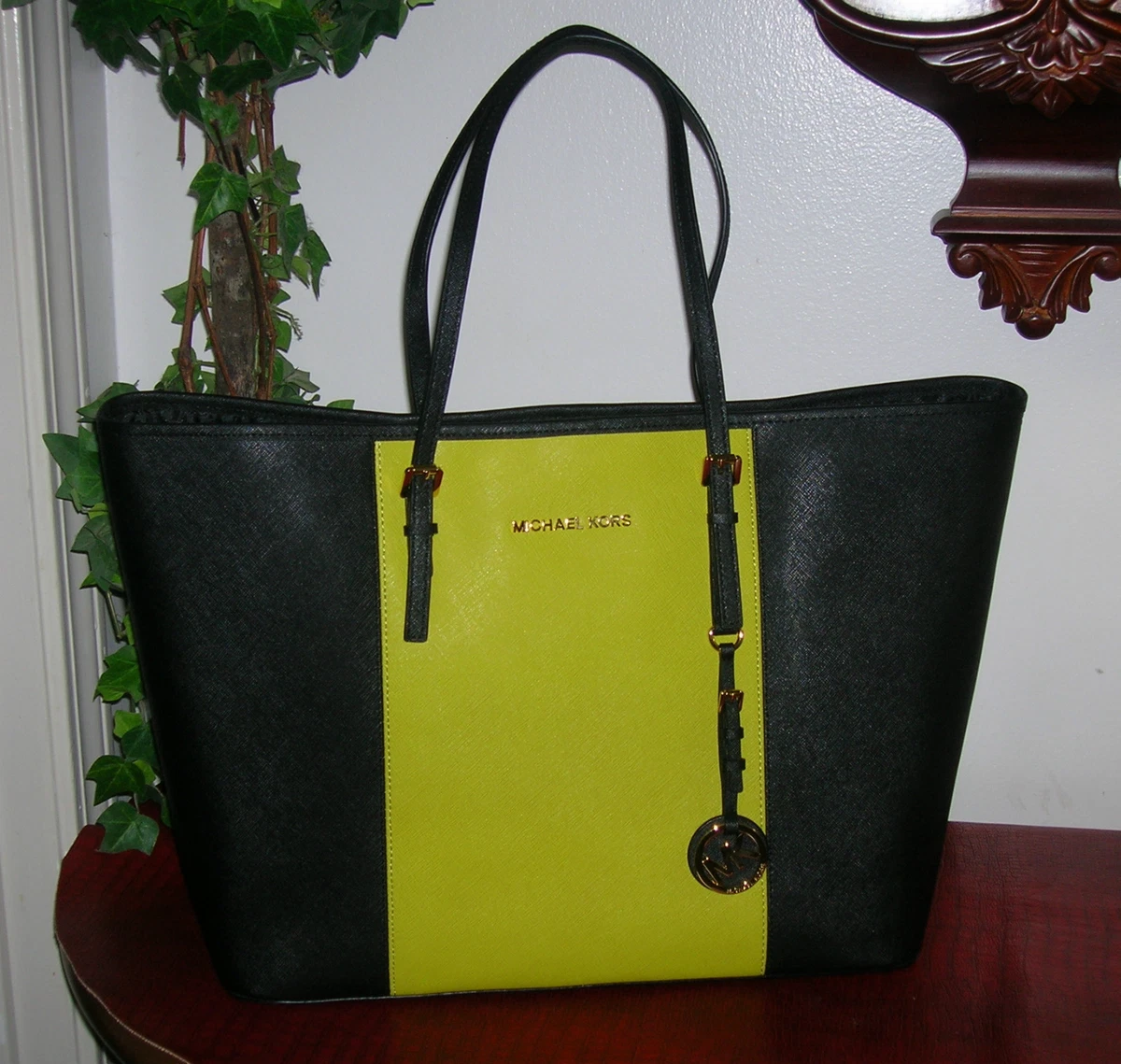 Michael Kors Jet Set Center Stripe Medium Carryall Travel Shoulder Tote Bag MD