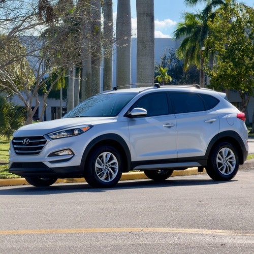 2017 Hyundai Tucson SE LOW 70K MI CLEAN CARFAX ONE OWNER NO ACCIDENTS! SPORTAGE