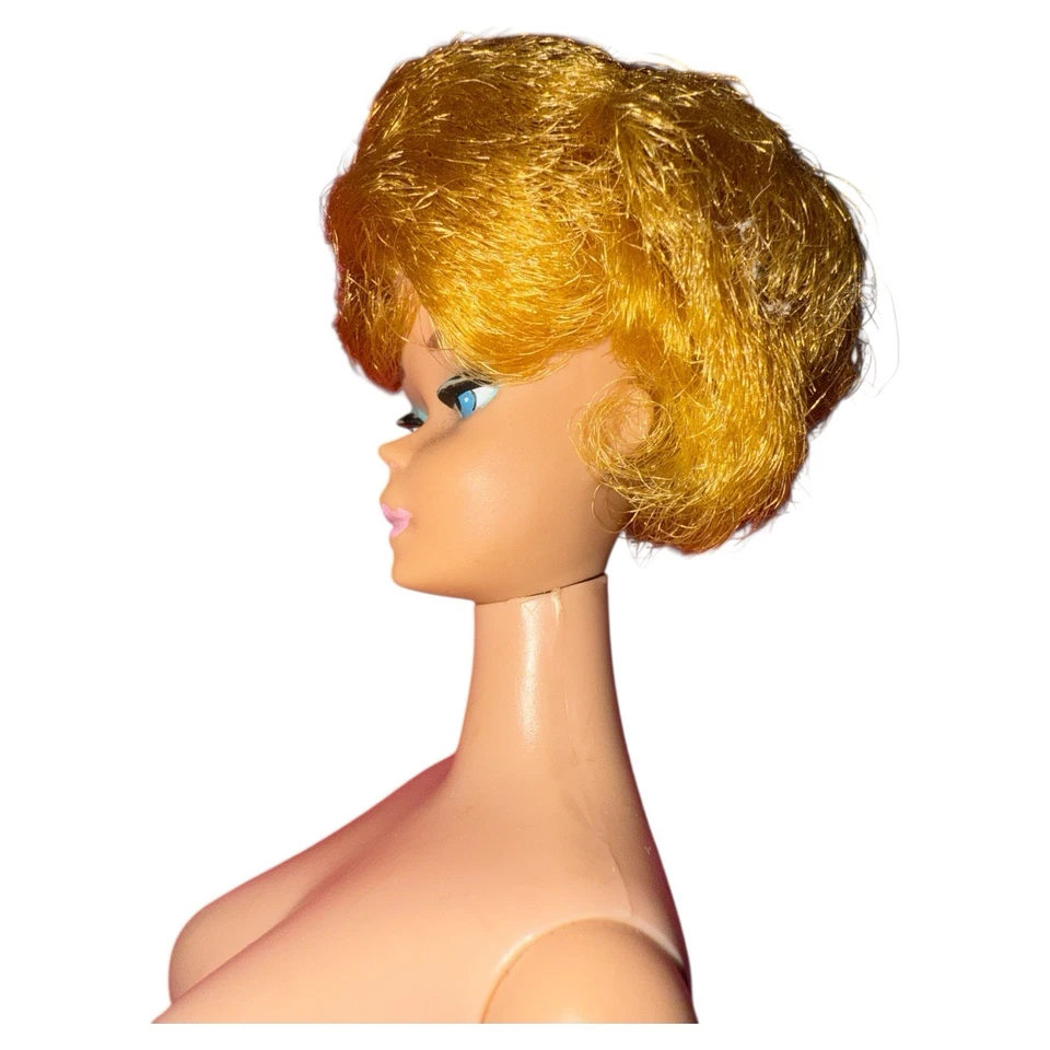 Vintage 1962 BARBIE MIDGE Bubble Cut Blonde Doll Eyelashes Nail Polish - Image 2 of 4