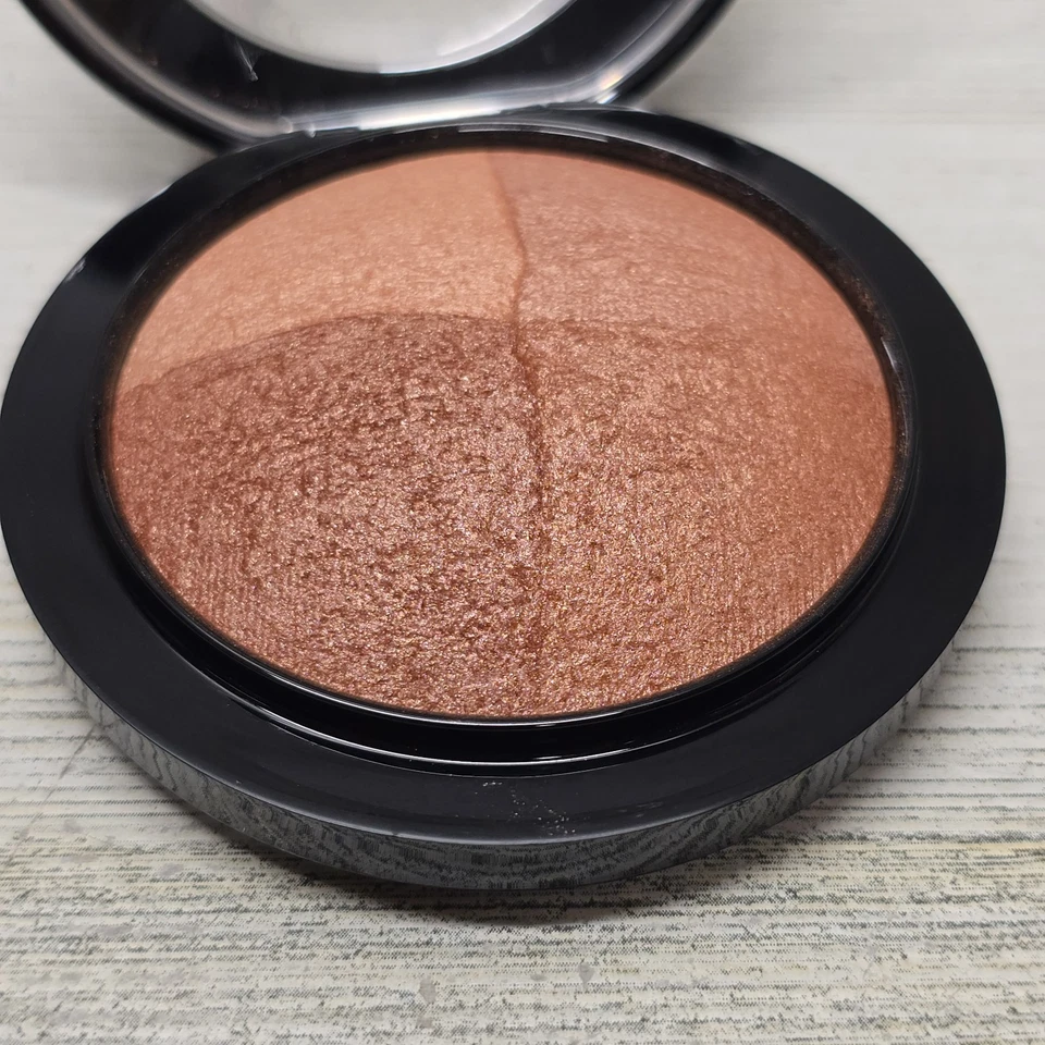 MAC Mineralize Skinfinish PERFECTLY LIT New NO BOX RARE HTF 0.28 Oz - Image 2 of 4