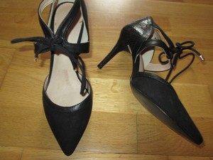 medium heel shoes