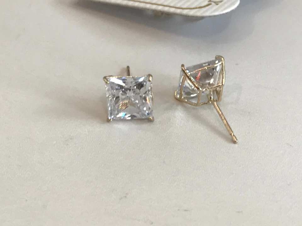 14K SOLID YELLOW GOLD STUD EARRINGS W/ 3 CT SIMULATED DIAMONDS PRINCESS CUT - Image 3 of 3
