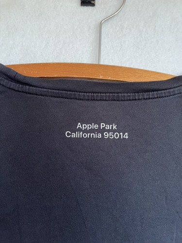 Rainbow Apple Park California 95014 T Shirt Womens Size X-Small - Picture 5 of 5