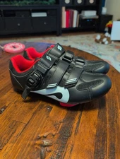 Perfect Peloton cycling bike shoes with look delta cleats EU 40 US women's 9