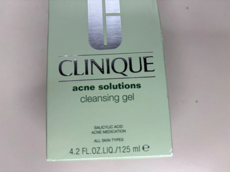 Gel limpiador facial Clinique Acne Solutions 4,2 OZ Macys Foto 4 de 4